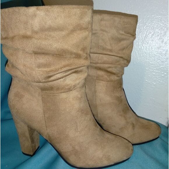 NY&C beige block heel boots, size 7 - Picture 6 of 8